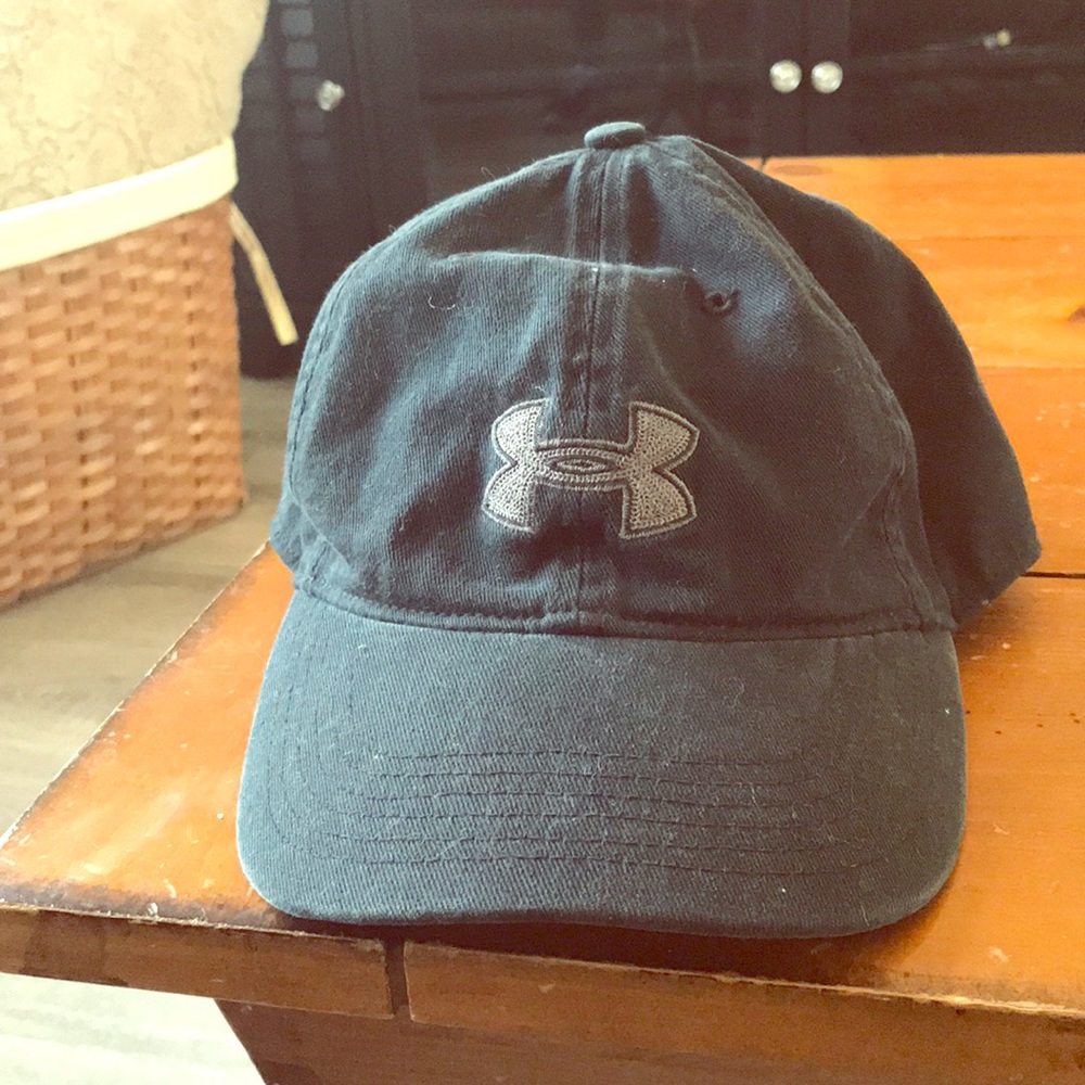 Women’s under armour hat 😻
